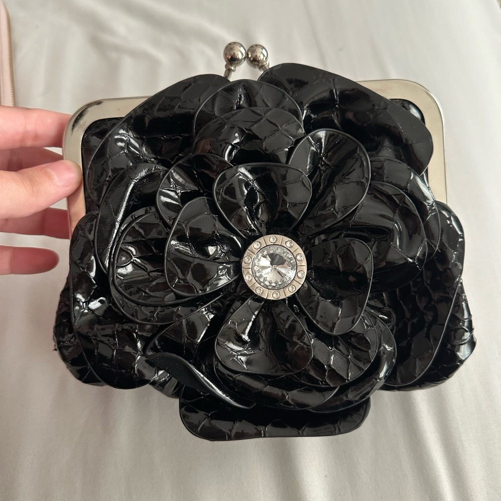 Black clutch